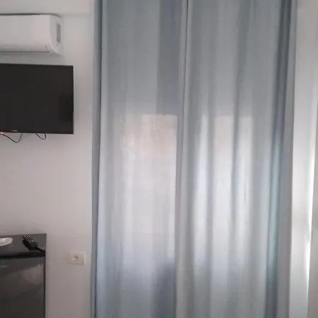 Christalex Guesthouse, Previously Alex Rooms Himarë Exteriér fotografie