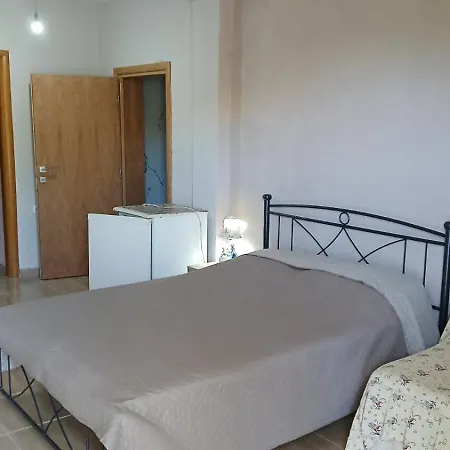 Christalex Guesthouse Himare Exterior photo