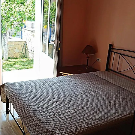 Christalex Guesthouse Himare Exterior photo